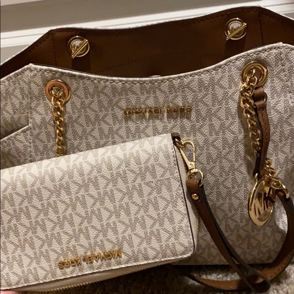Michael Kors NWT Large Travel Tote **& WALLET** 🧳